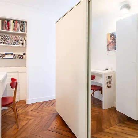 Bright & Stylish 1bd Flatfolies Bergerehaussmann Parijs