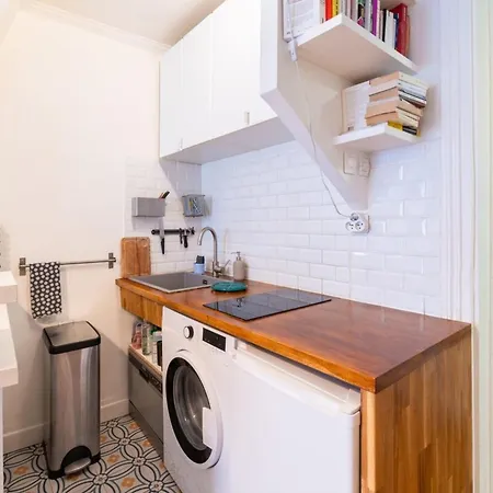 Appartement Bright & Stylish 1bd Flatfolies Bergerehaussmann Parijs